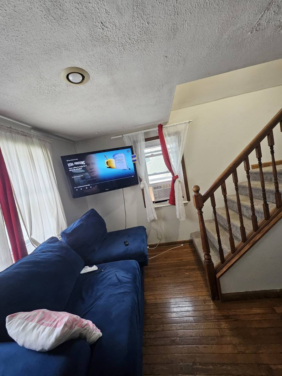 Apartment for rent at 6400 Harthorn Ave, Elkridge, MD 21075