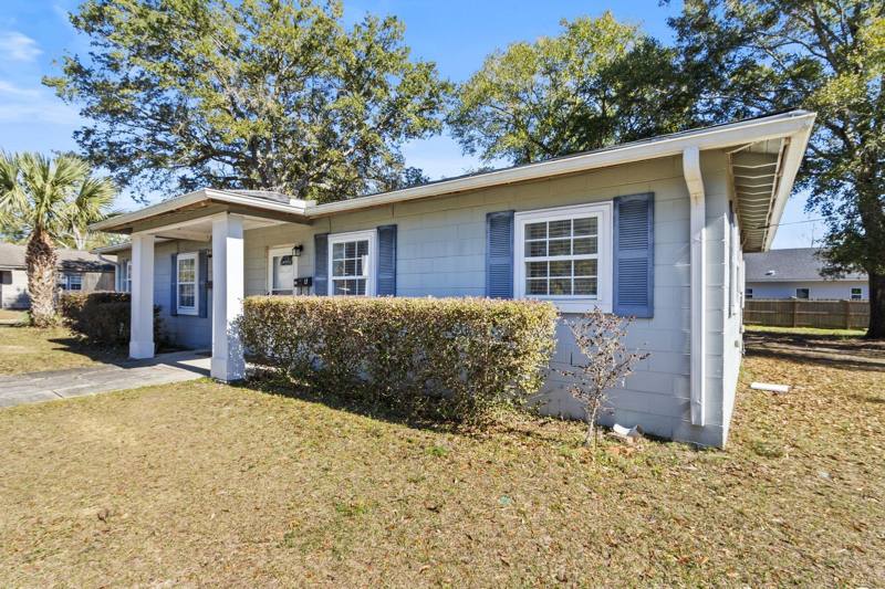 Apartment for rent at 1208 N D St #A, Pensacola, FL 32501