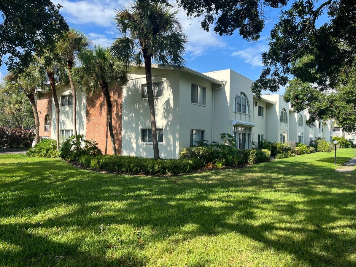 Condo for rent at 4480 Overlook Dr NE, St. Petersburg, FL 33703