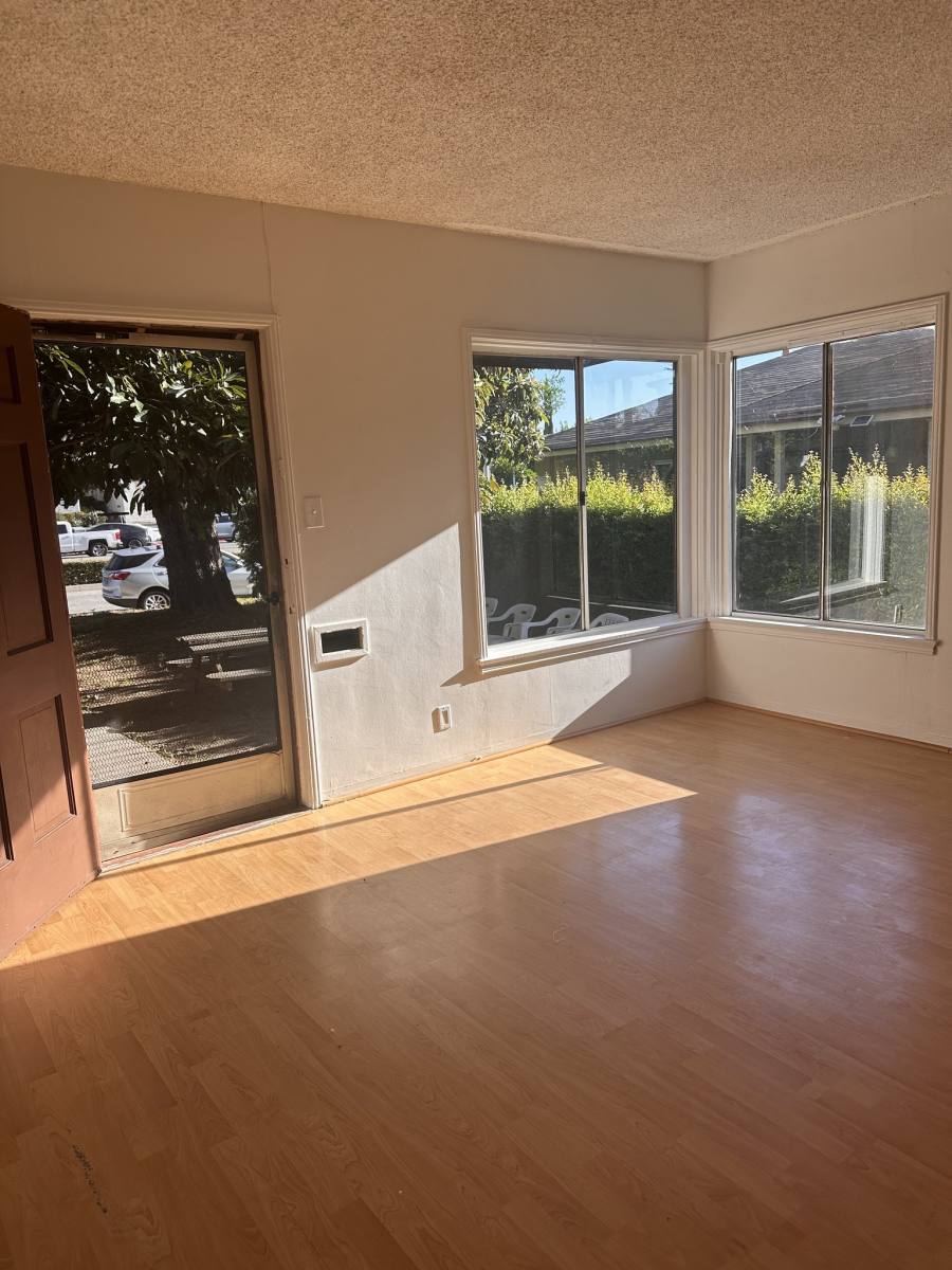 Apartment for rent at 1137 N Verdugo Rd, Glendale, CA 91206