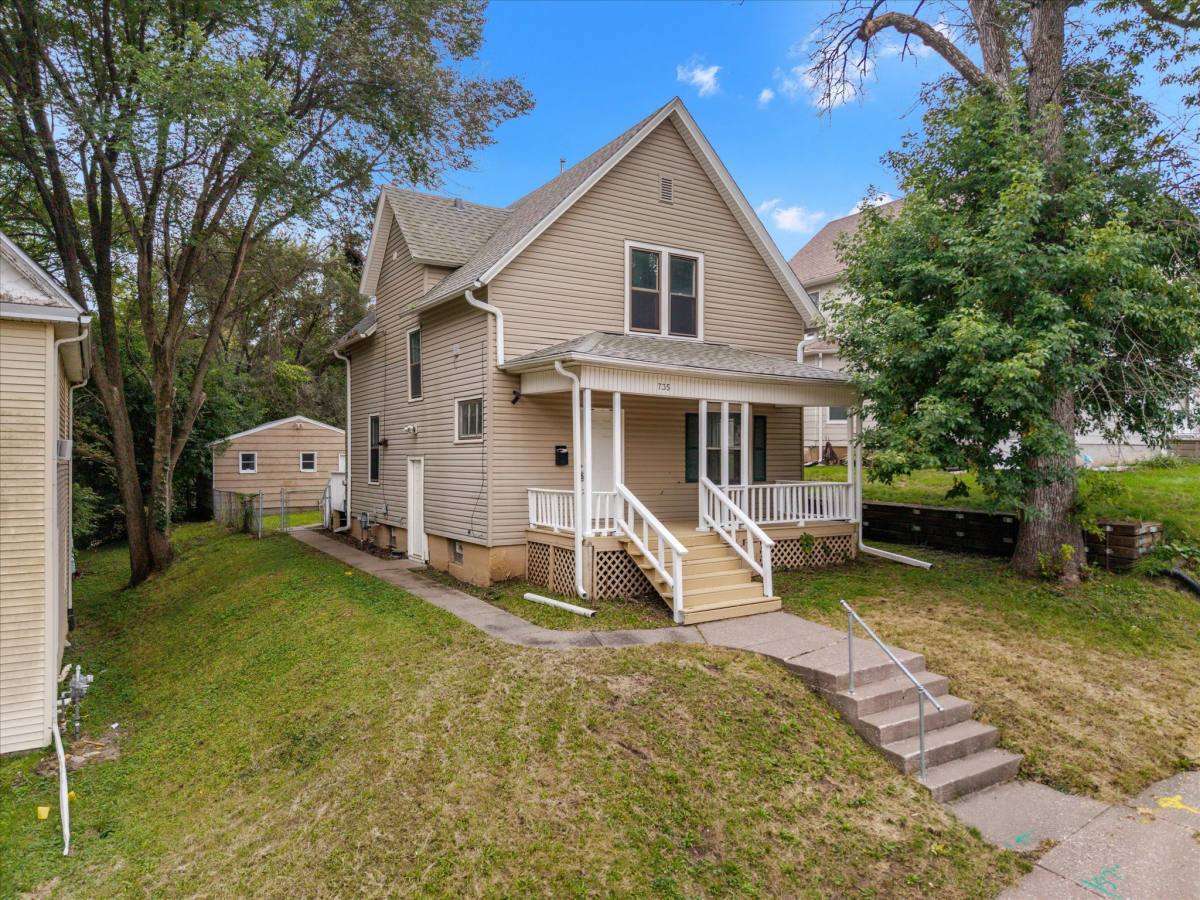House for rent at 735 Sylvan Court, Davenport, IA 52803