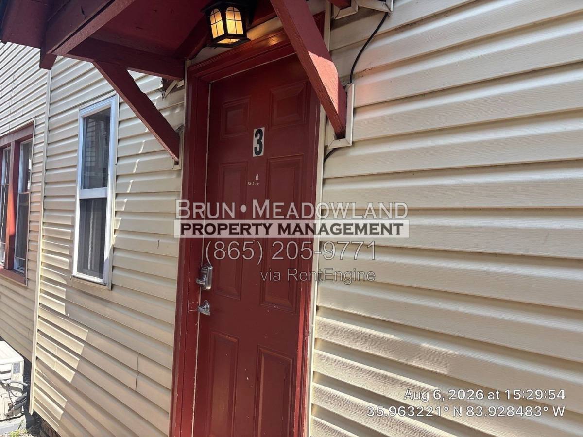 Apartment for rent at 203 Twelfth St #3, Knoxville, TN 37916