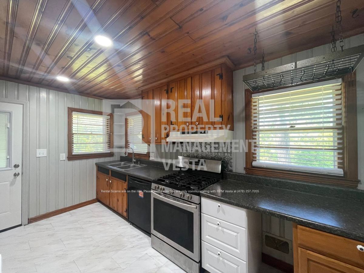 House for rent at 2670 Pierce Dr N, Macon, GA 31204