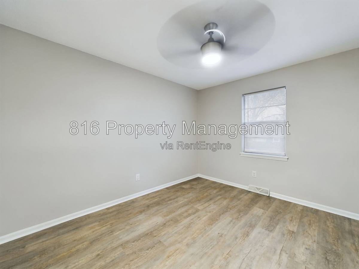 Apartment for rent at 6 Hawthorne Place, Independence, MO 64052