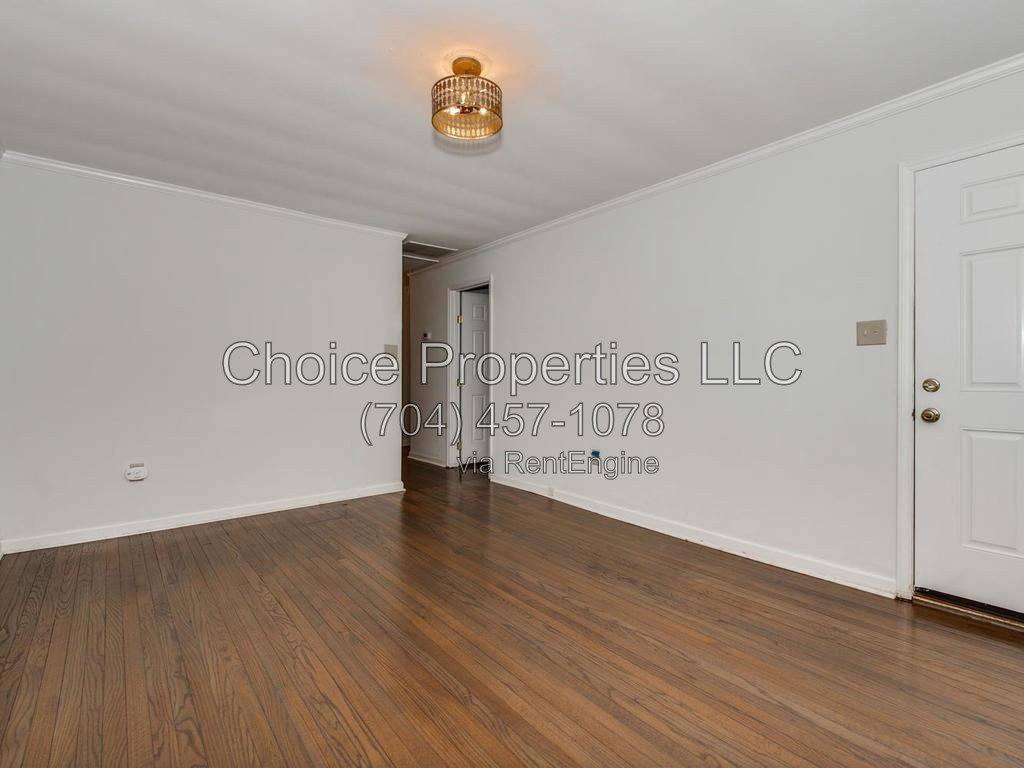 Apartment for rent at 5113 Valley Stream Rd, Charlotte, NC 28209