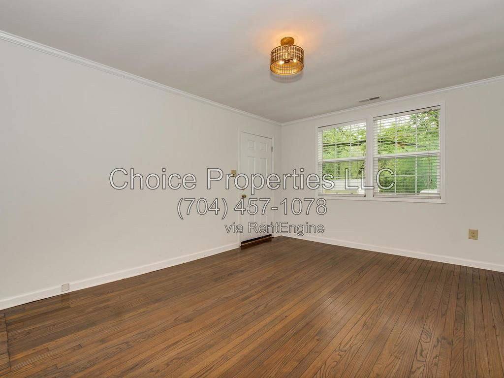 Apartment for rent at 5113 Valley Stream Rd, Charlotte, NC 28209
