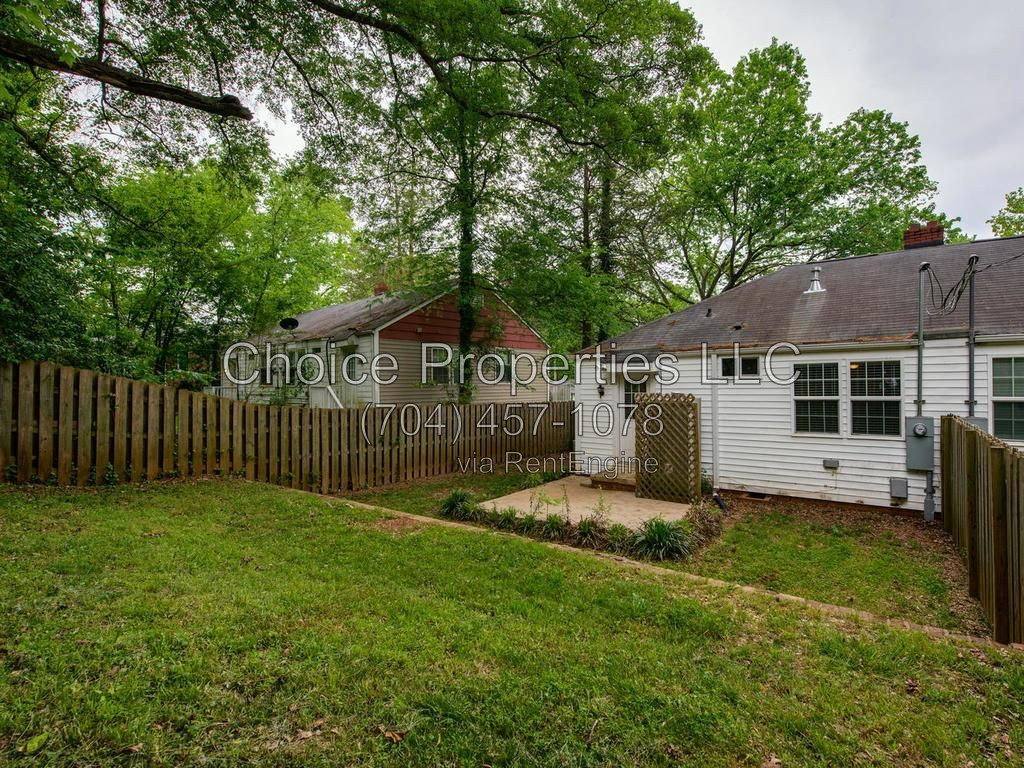 Apartment for rent at 5113 Valley Stream Rd, Charlotte, NC 28209