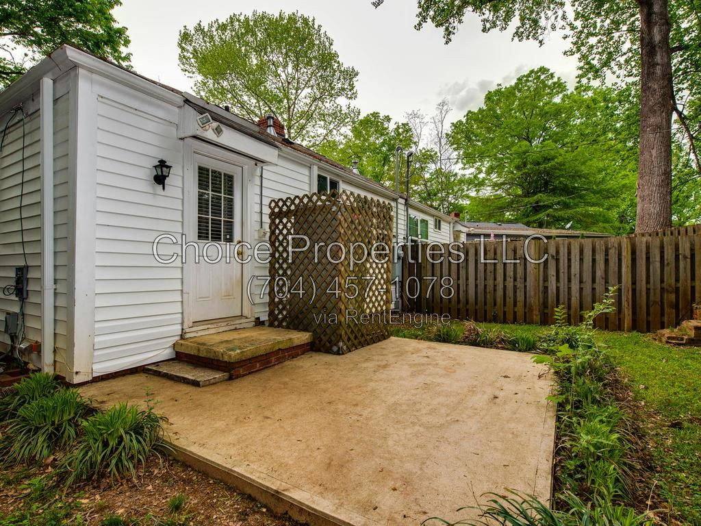 Apartment for rent at 5113 Valley Stream Rd, Charlotte, NC 28209
