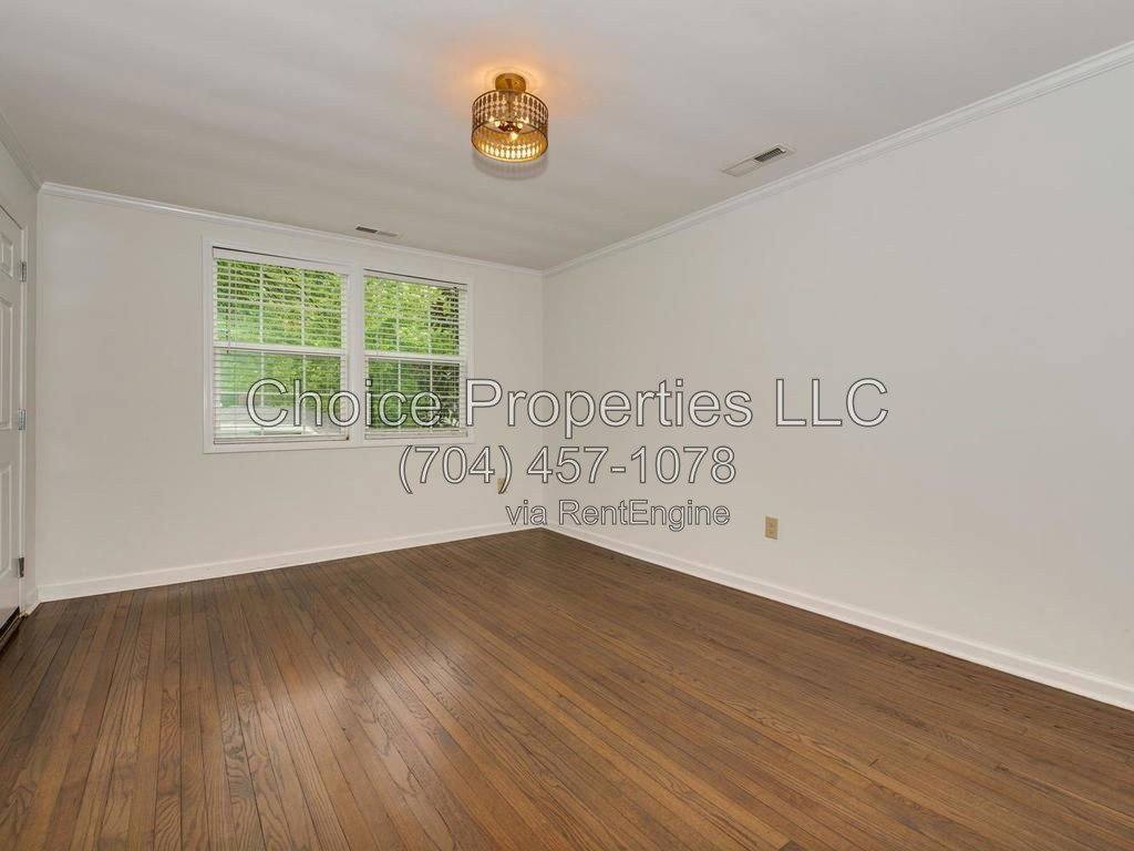 Apartment for rent at 5113 Valley Stream Rd, Charlotte, NC 28209