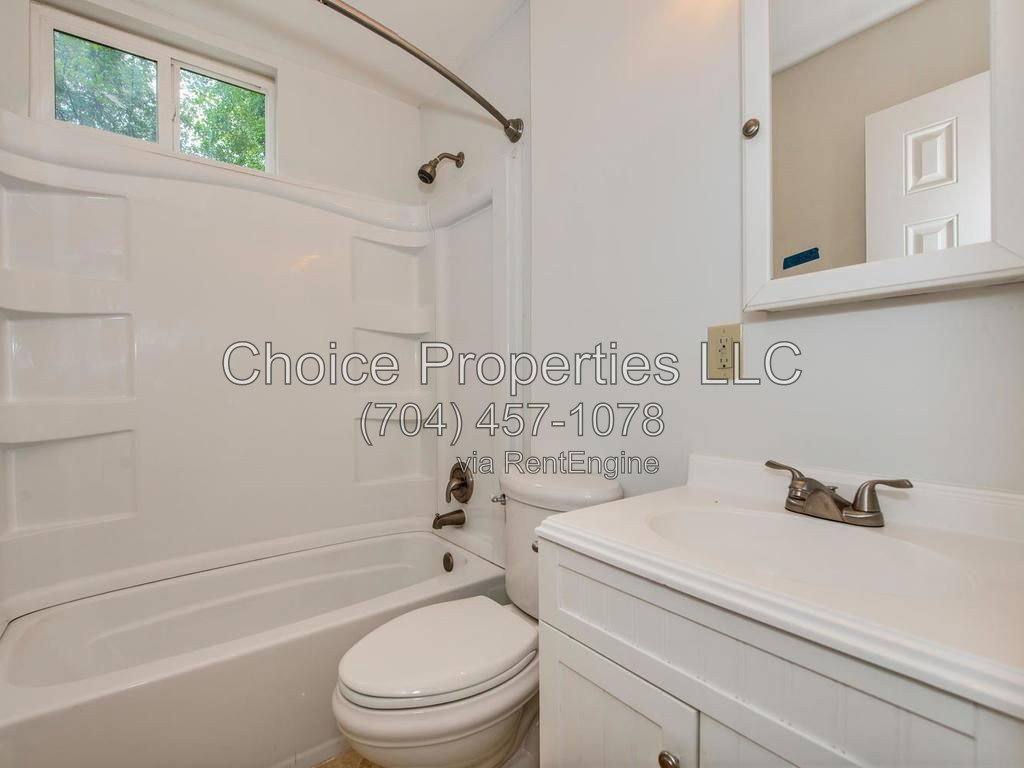 Apartment for rent at 5113 Valley Stream Rd, Charlotte, NC 28209