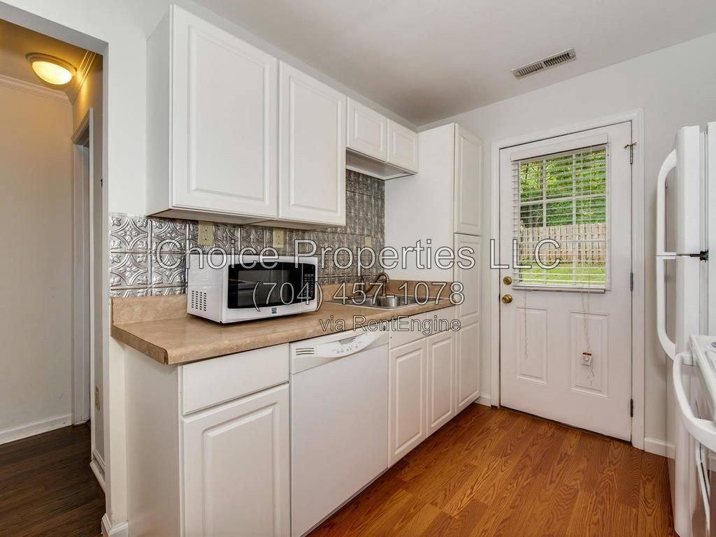 Apartment for rent at 5113 Valley Stream Rd, Charlotte, NC 28209