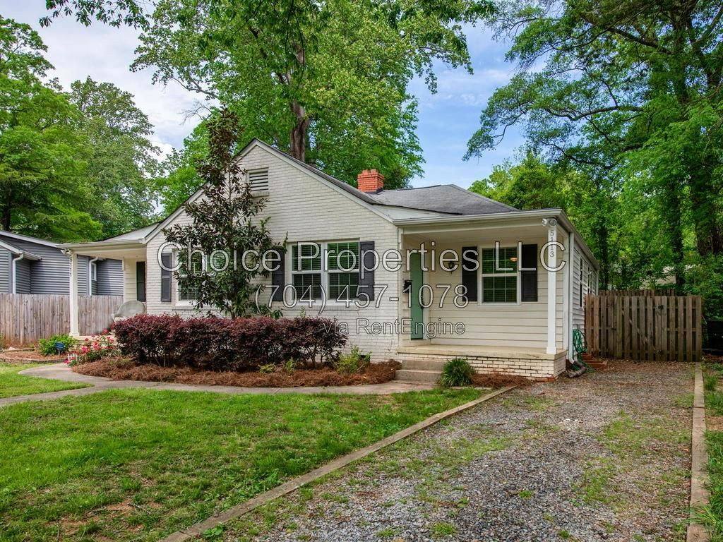 Apartment for rent at 5113 Valley Stream Rd, Charlotte, NC 28209