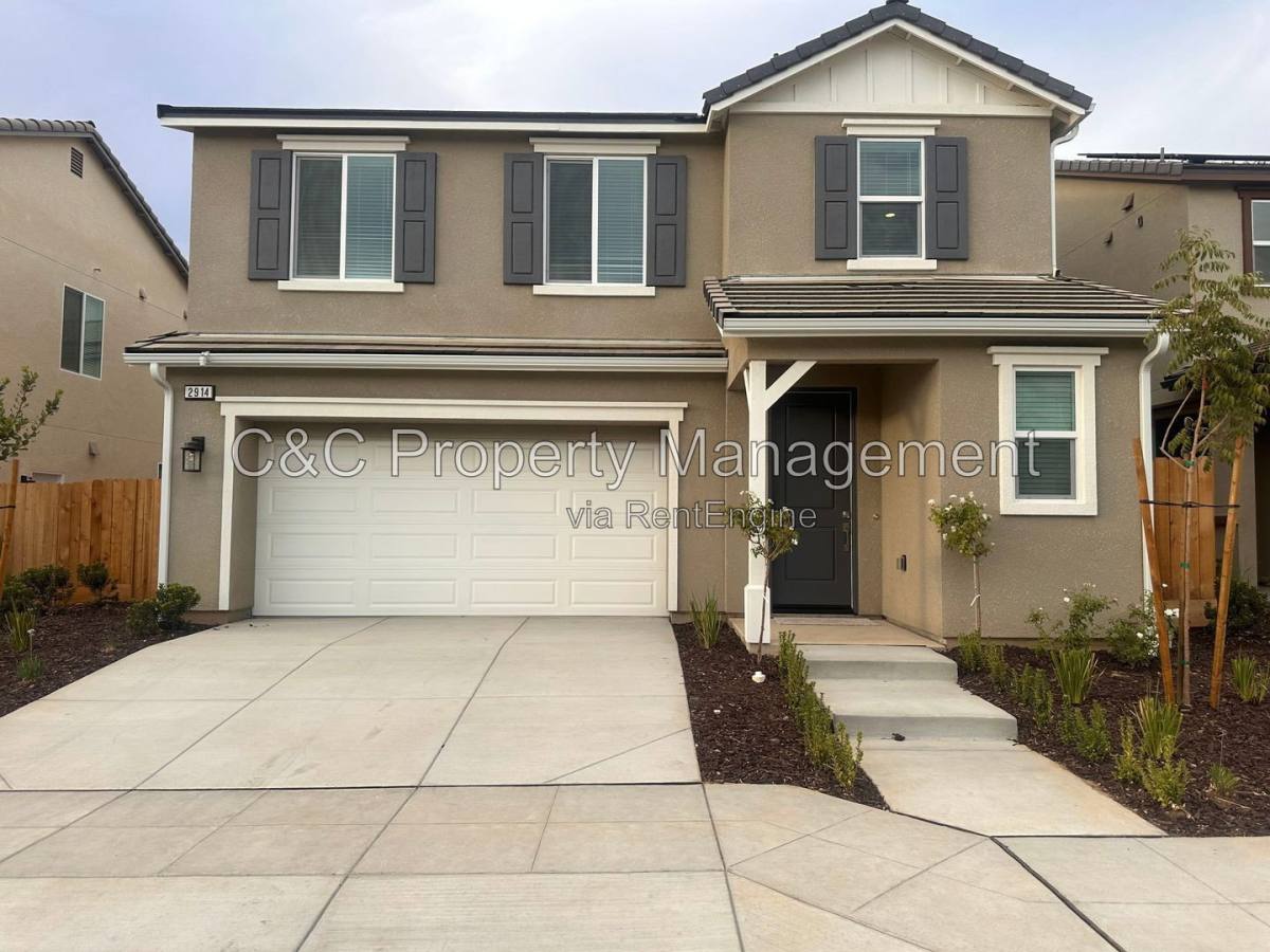 House for rent at 2914 E Veleta Dr, Clovis, CA 93619