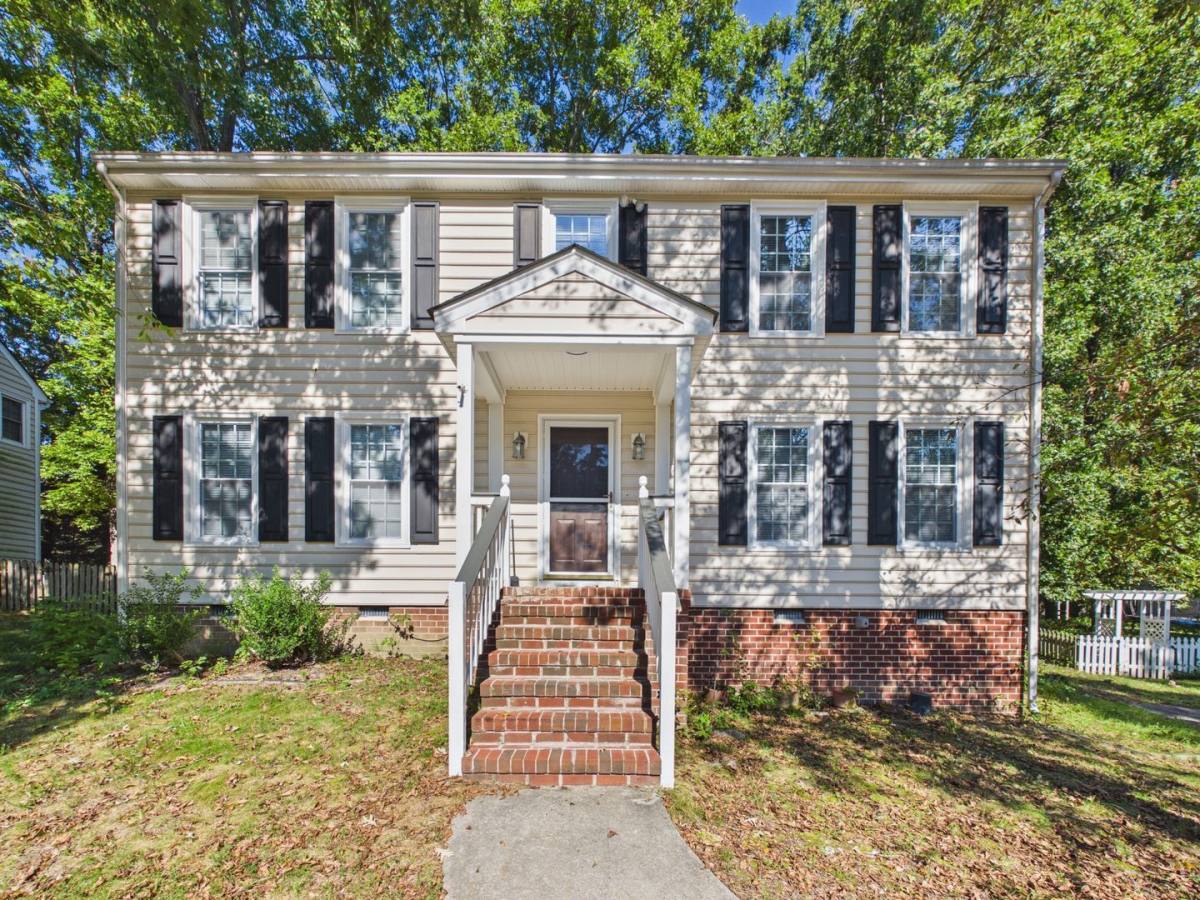 Apartment for rent at 12721 Stonebriar Lane, Henrico, VA 23233