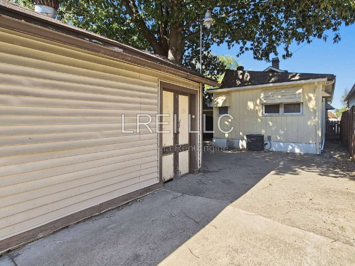 House for rent at 2710 Duncan St, Louisville, KY 40212