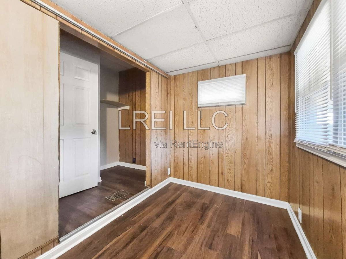 House for rent at 2710 Duncan St, Louisville, KY 40212