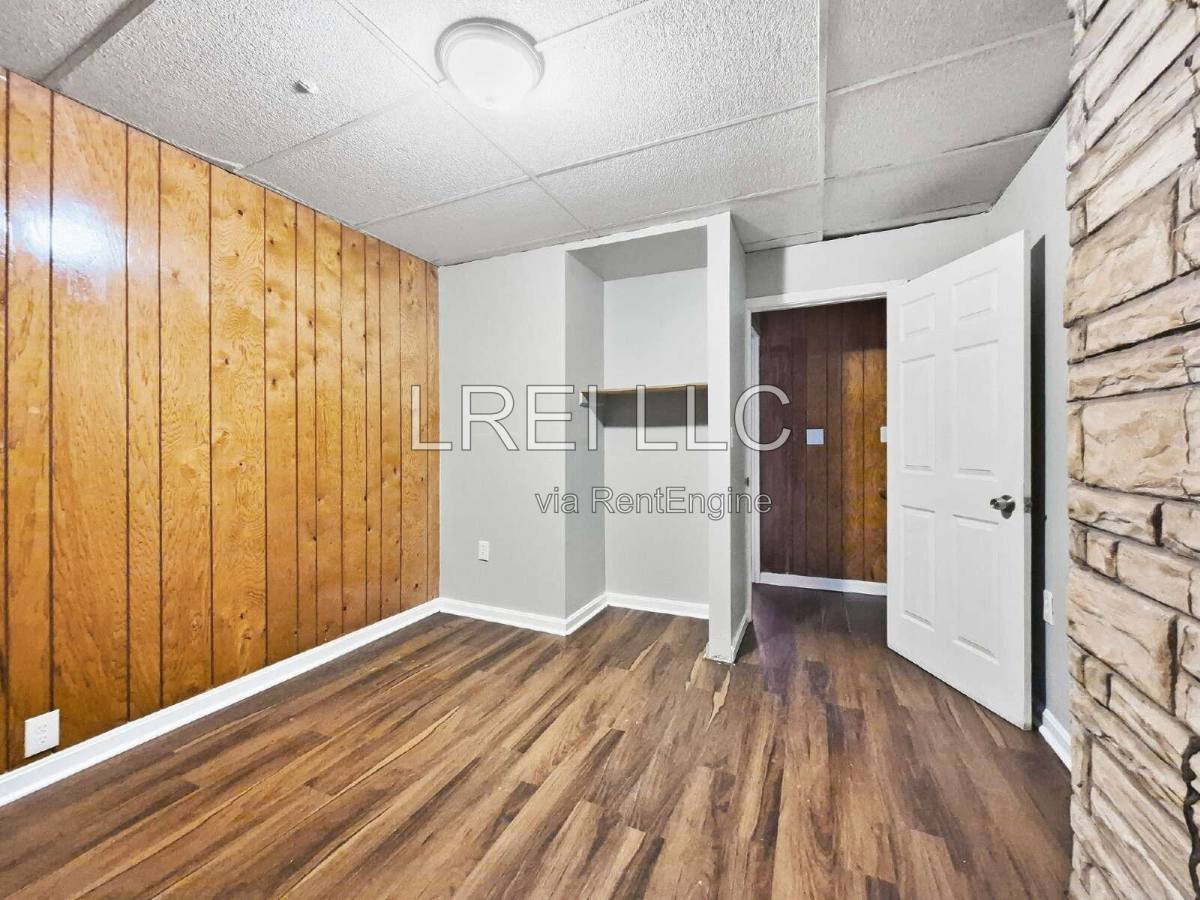 House for rent at 2710 Duncan St, Louisville, KY 40212