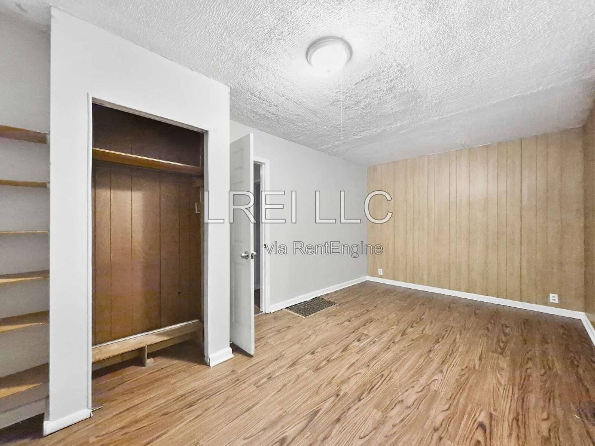 House for rent at 2710 Duncan St, Louisville, KY 40212