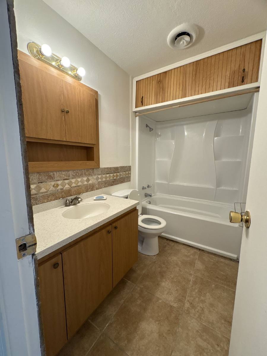 House for rent at 2817 Birch Ave, Granite City, IL 62040