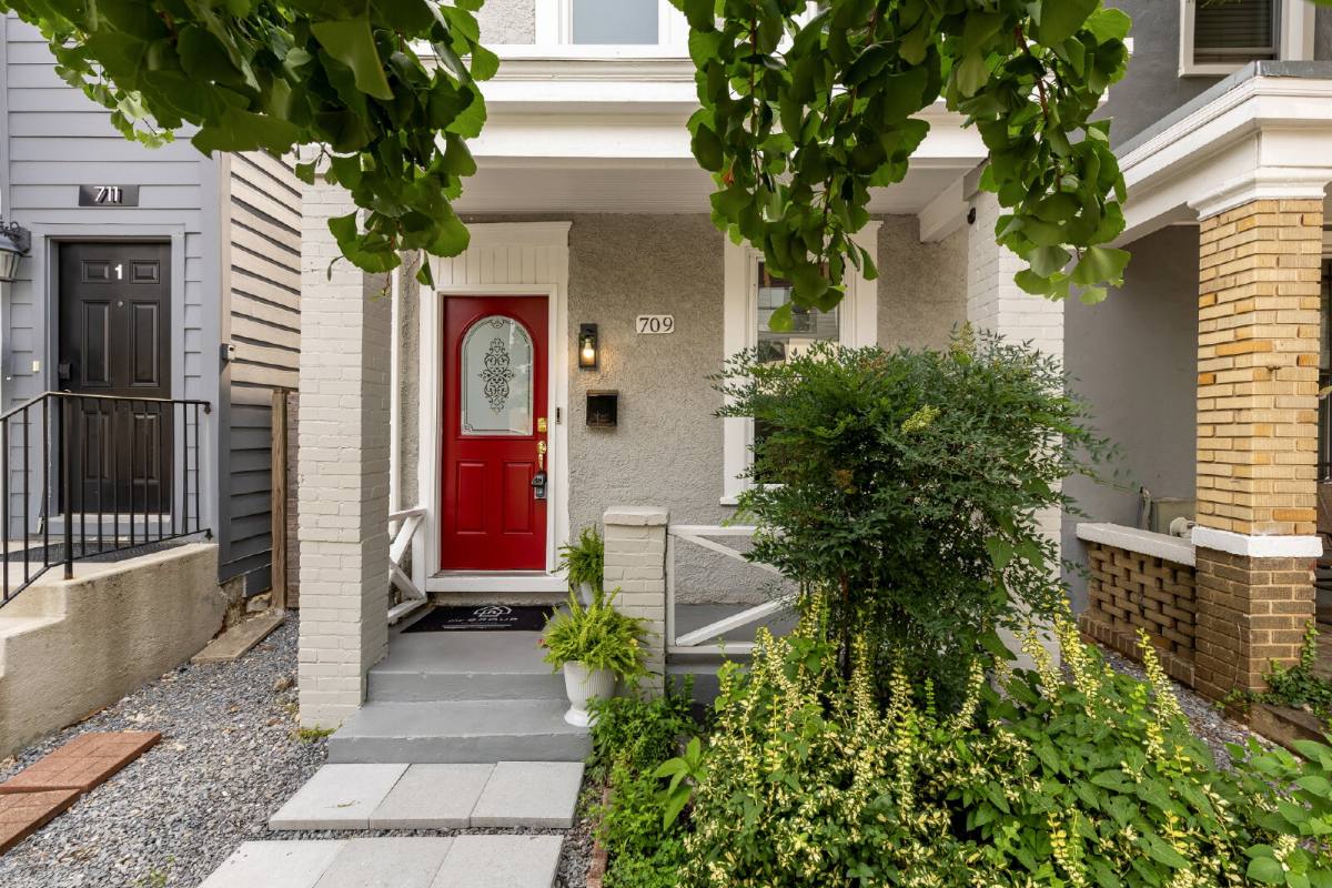 House for rent at 709 16th St NE, Washington, DC 20002