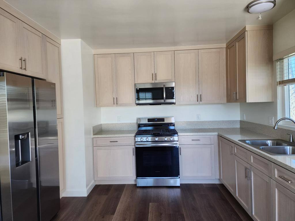 Apartment for rent at 253635 Woodward Ave, Lomita, CA 90717