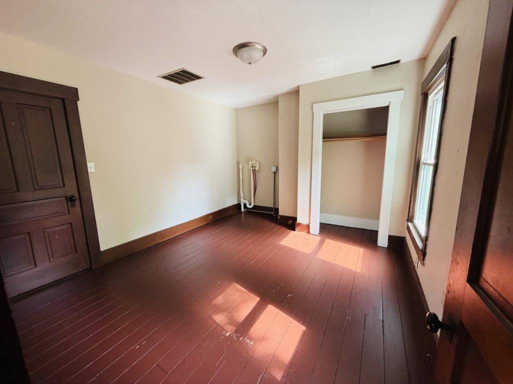 Apartment for rent at 127 1 2 SW 9th St, Richmond, IN 47374
