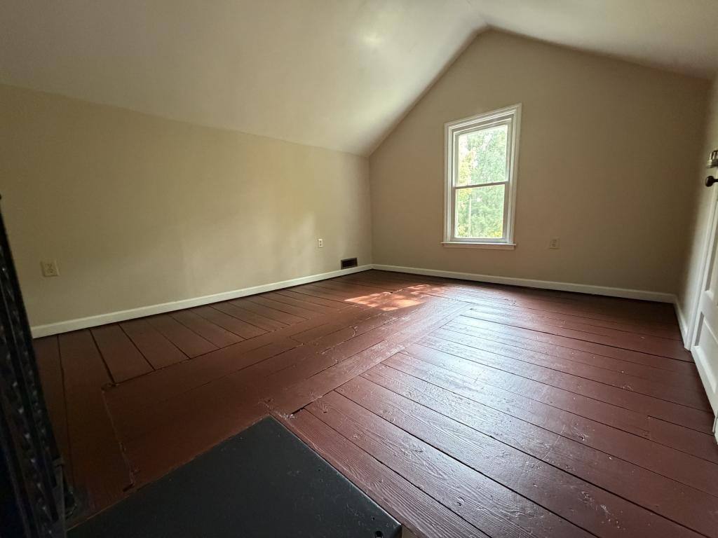 Apartment for rent at 127 1 2 SW 9th St, Richmond, IN 47374