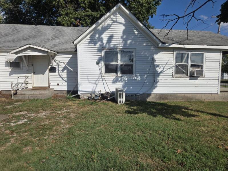 House for rent at 700 E 10th St, Lamar, MO 64759
