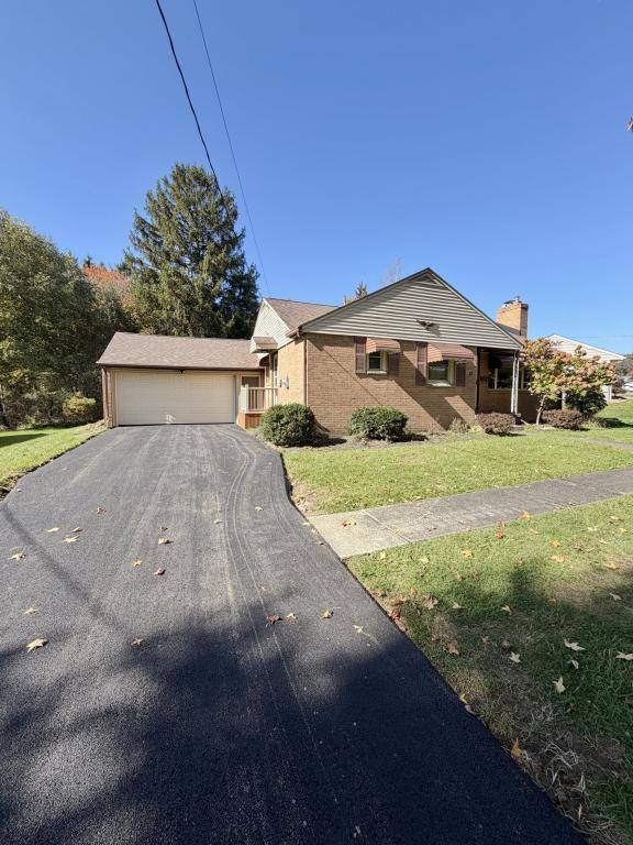 House for rent at 32 Orchard Dr, Youngstown, OH 44514