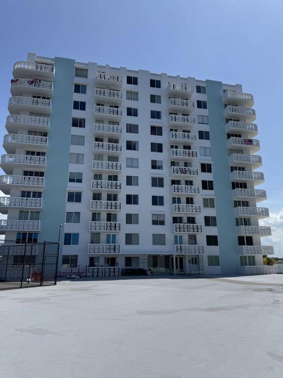 Condo for rent at 925 N Halifax Ave, Daytona Beach, FL 32118