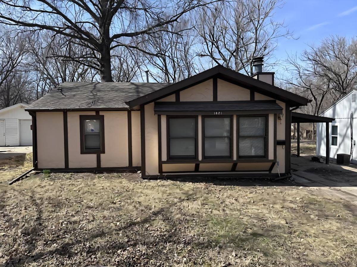 House for rent at 1821 SW Green Acres Ave, Topeka, KS 66604