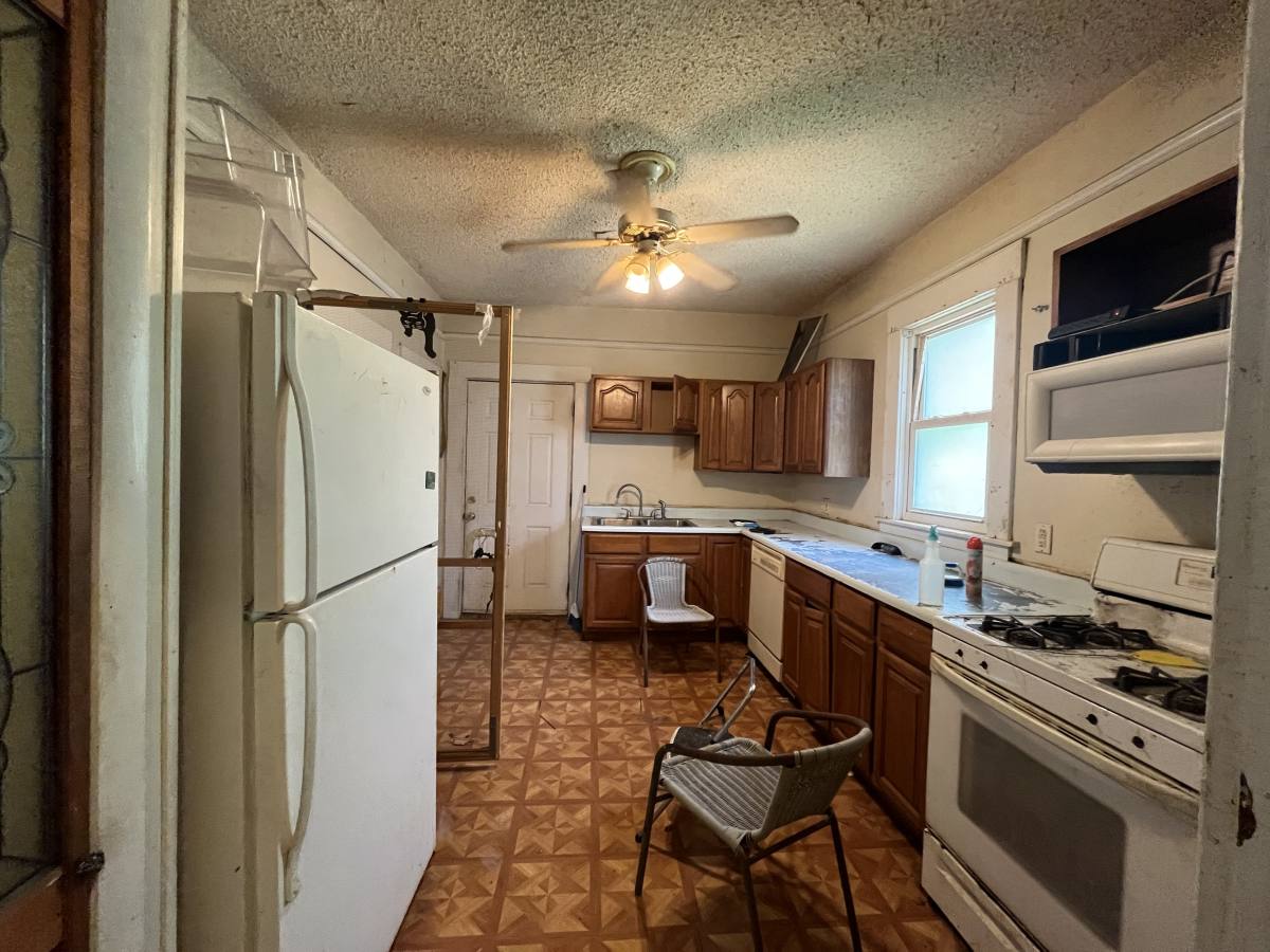 House for rent at 2317 Grand Ave, Granite City, IL 62040