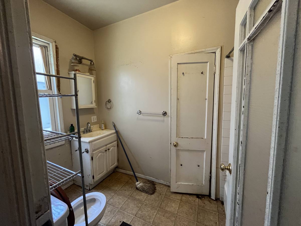 House for rent at 2317 Grand Ave, Granite City, IL 62040