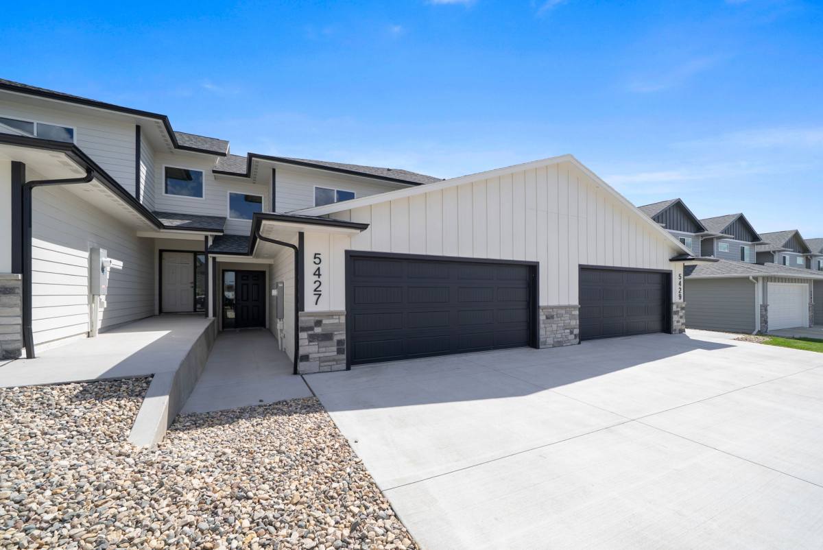 Townhouse for rent at 5425 W Liberator Circle, Sioux Falls, SD 57107