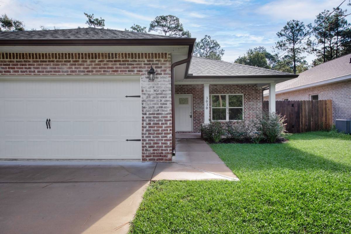 House for rent at 3030 N 38th Ave, Milton, FL 32583