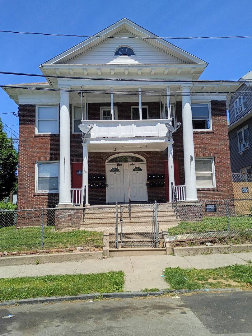 Apartment for rent at 118-120 Sanford Place, Bridgeport, CT 06604