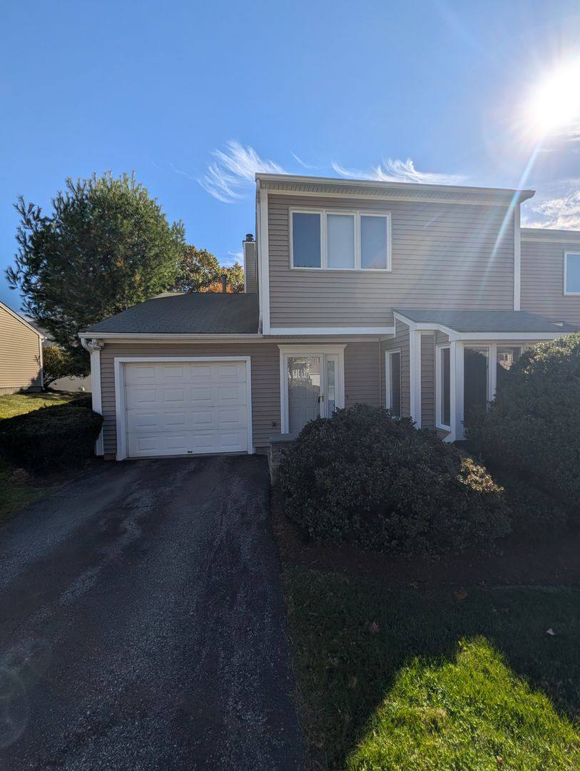 Townhouse for rent at 12 Oakwood Lane, Worcester, MA 01604