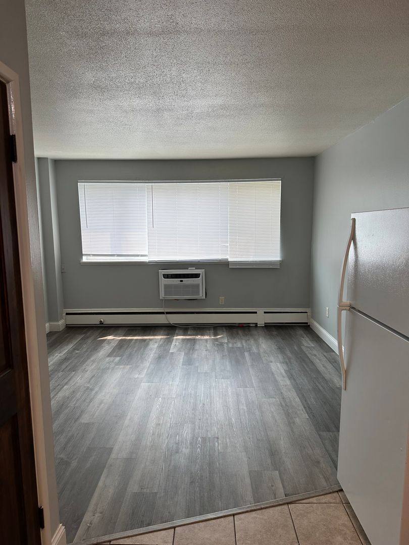 Apartment for rent at 455 Maryland Ave W, St. Paul, MN 55117