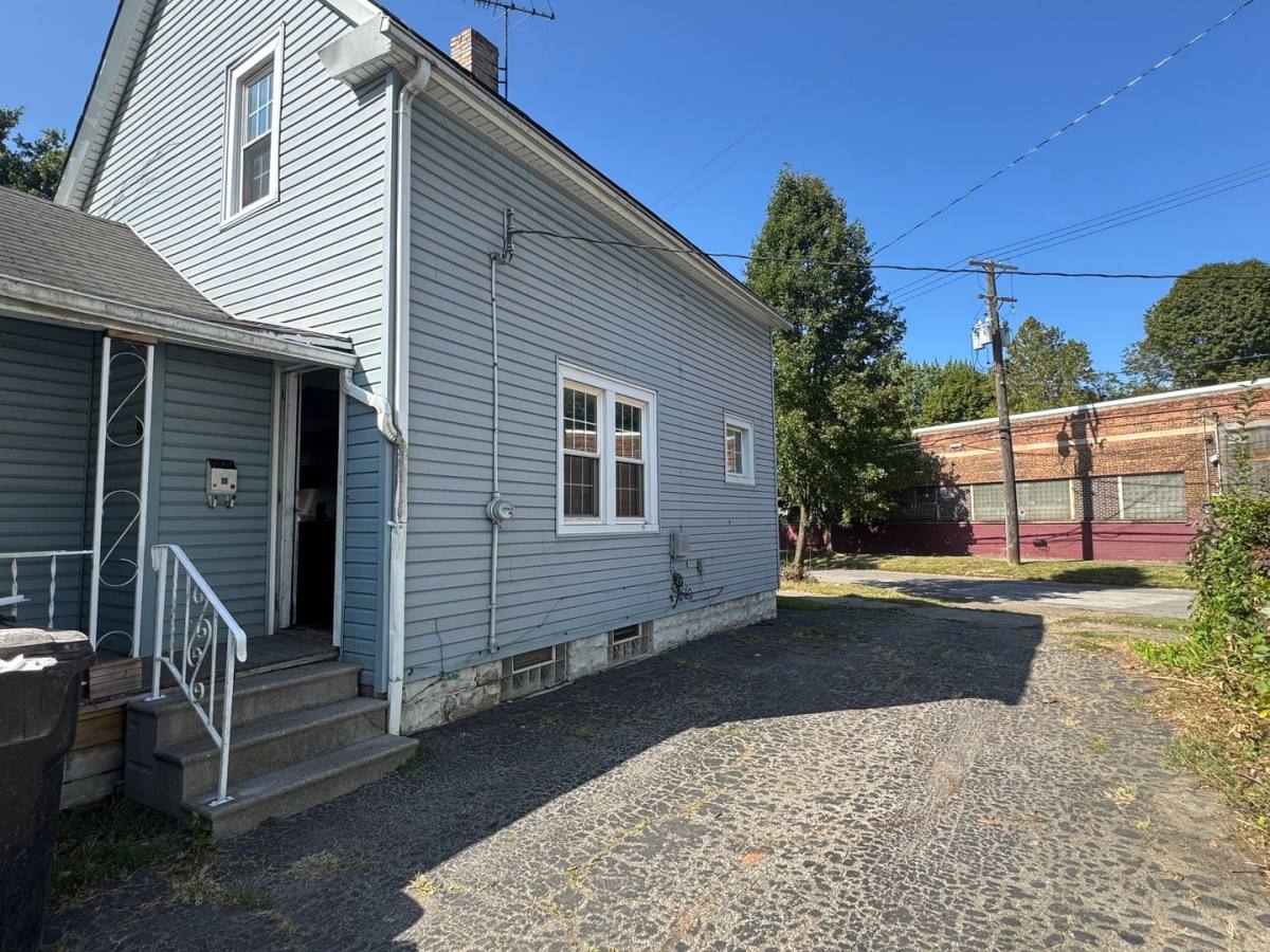 House for rent at 7006 Morgan Ave, Cleveland, OH 44127