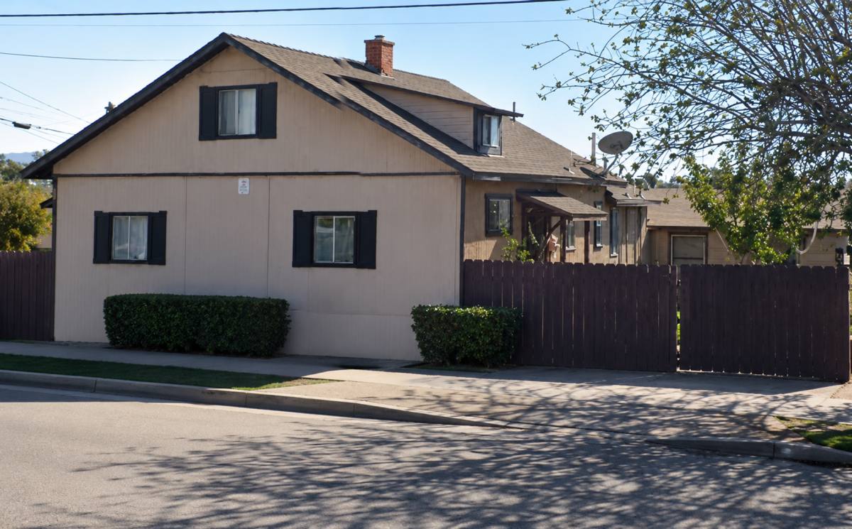 Apartment for rent at 2912 E 8th St, National City, CA 91950