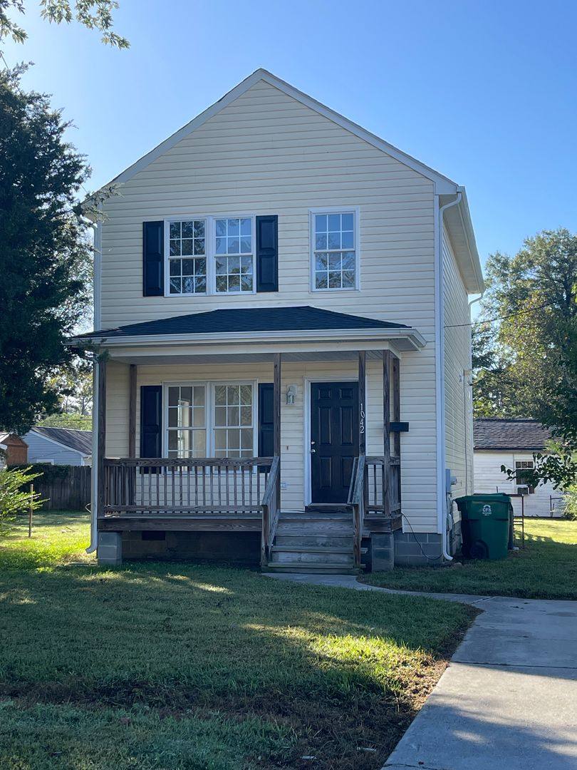 House for rent at 1042 Amelia St, Petersburg, VA 23803