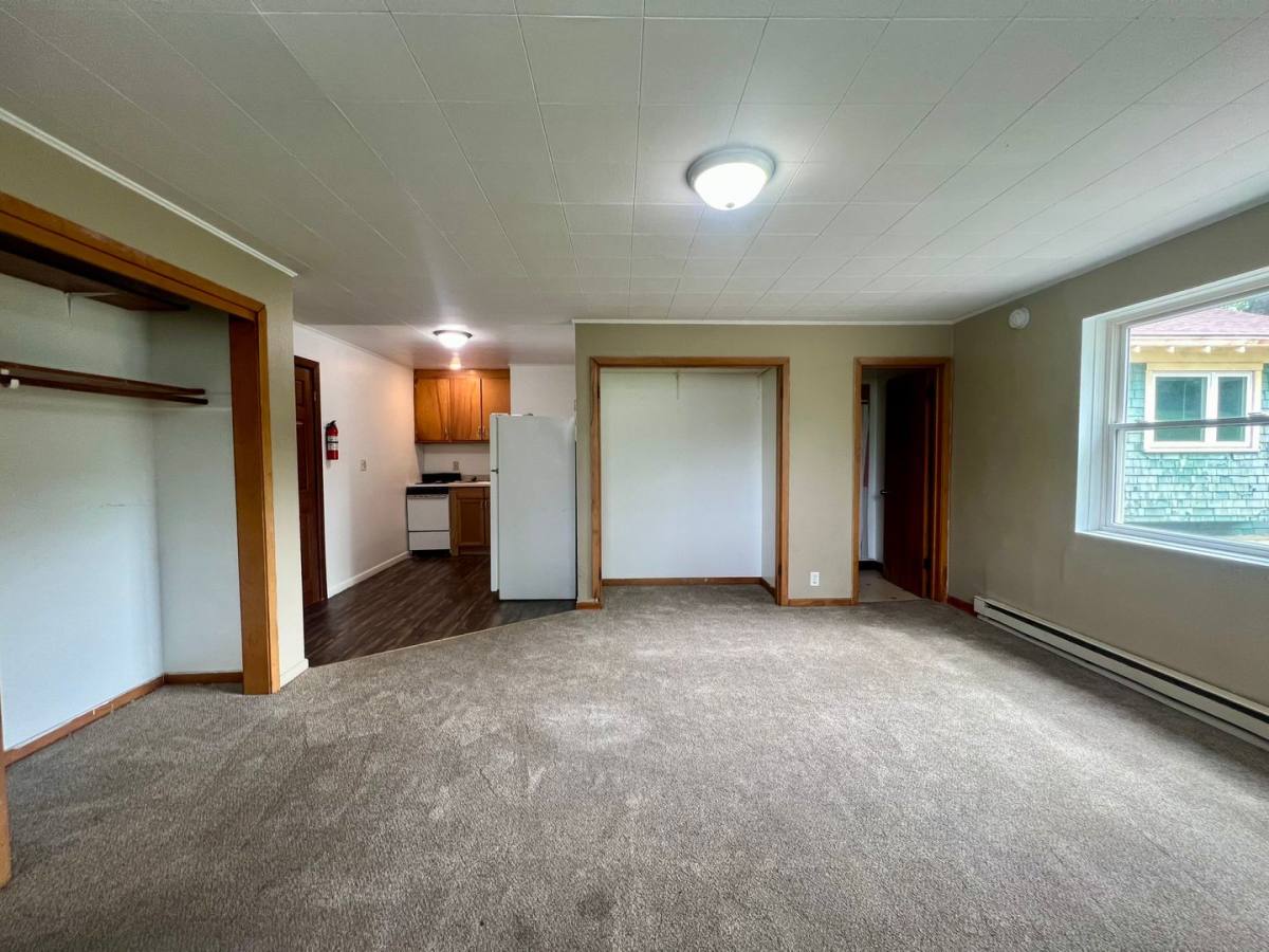 Apartment for rent at 100 Glenwood Ave, Mankato, MN 56001