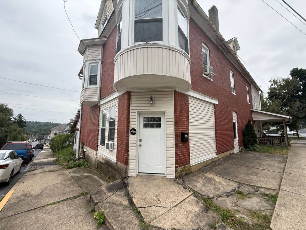 Apartment for rent at 652-654 Pennsylvania Ave, Bangor, PA 18013