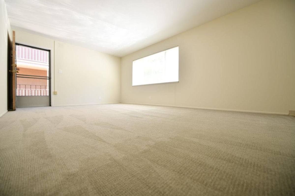 Apartment for rent at 275 41st St, Oakland, CA 94609