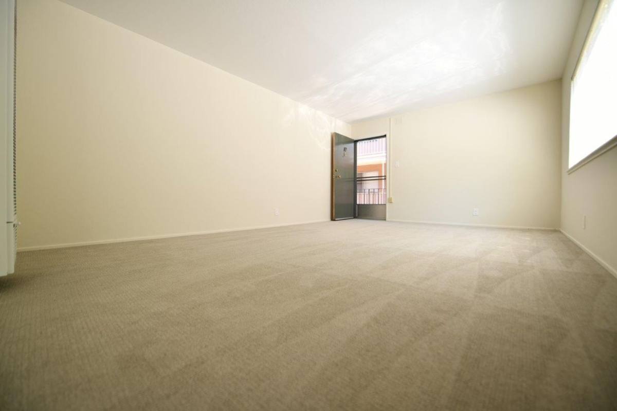 Apartment for rent at 275 41st St, Oakland, CA 94609