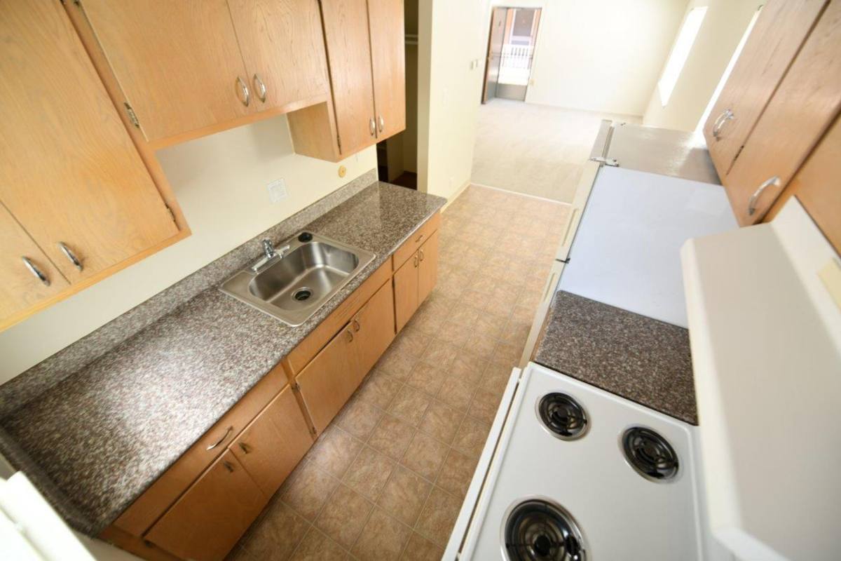 Apartment for rent at 275 41st St, Oakland, CA 94609