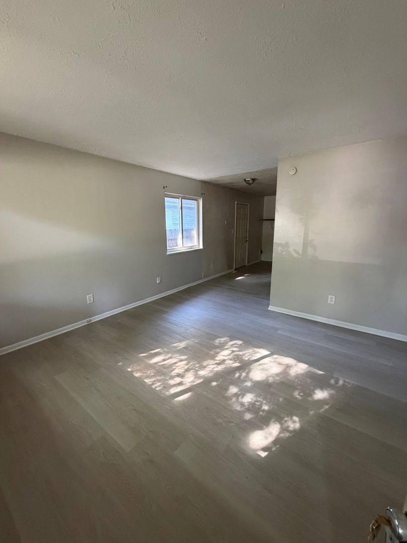 Townhouse for rent at 3904 Aurora St, Indianapolis, IN 46227