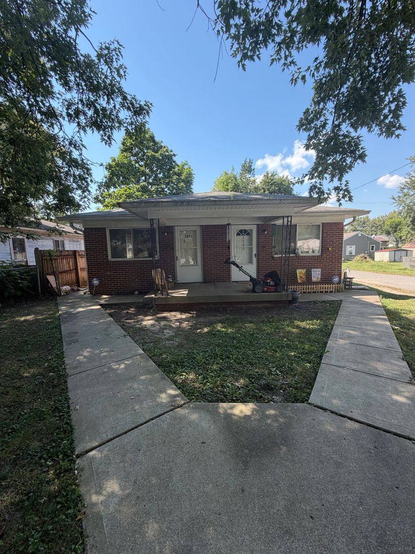 Townhouse for rent at 3904 Aurora St, Indianapolis, IN 46227