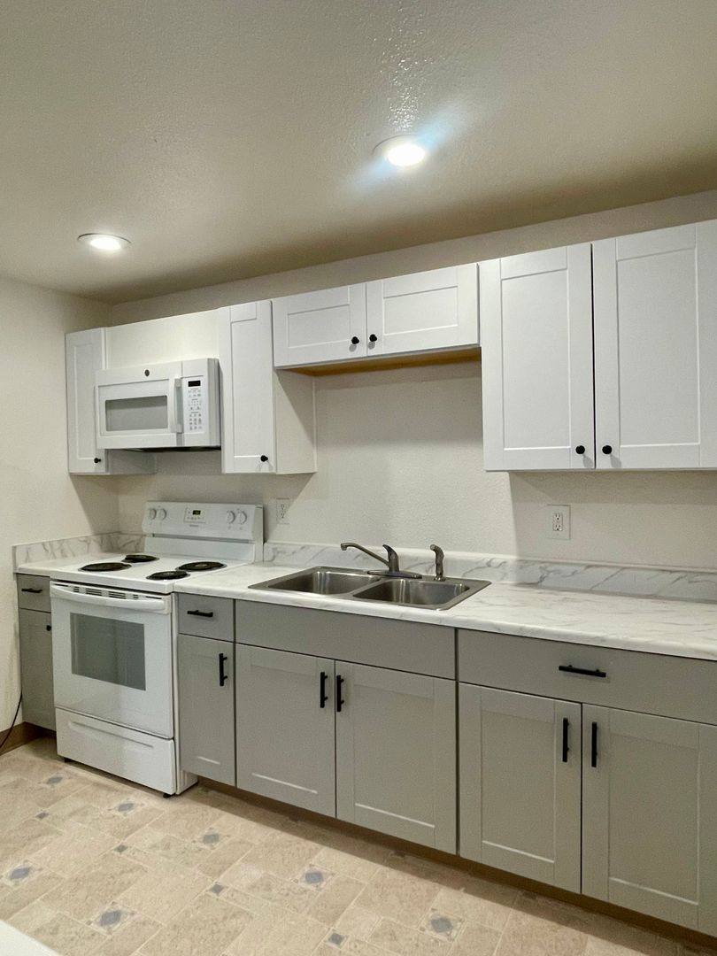 Apartment for rent at 1864 Cascade Blvd, Shasta Lake, CA 96019