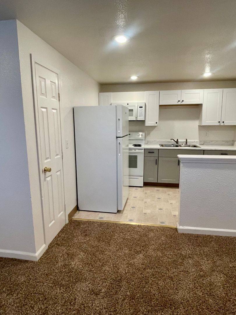 Apartment for rent at 1864 Cascade Blvd, Shasta Lake, CA 96019